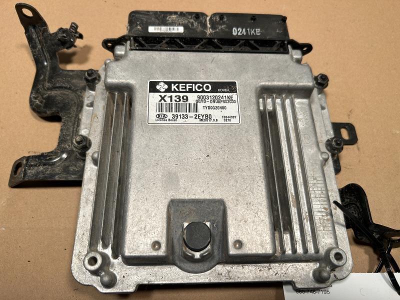 Engine Control Module (ECM/PCM) from a 2014 Kia Forte, photo 1