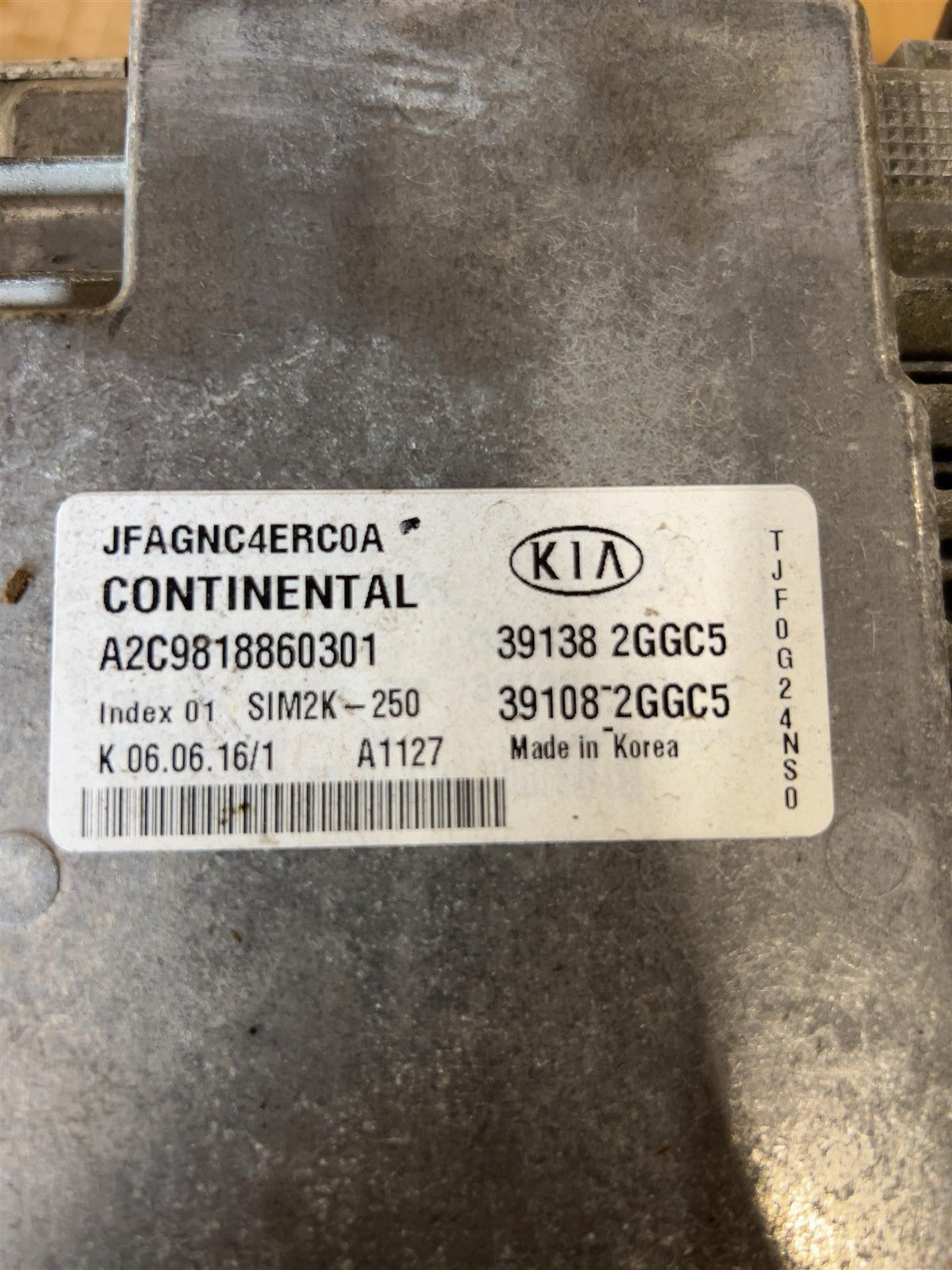 Engine Control Module (ECM/PCM) from a 2016 Kia Optima, photo 4
