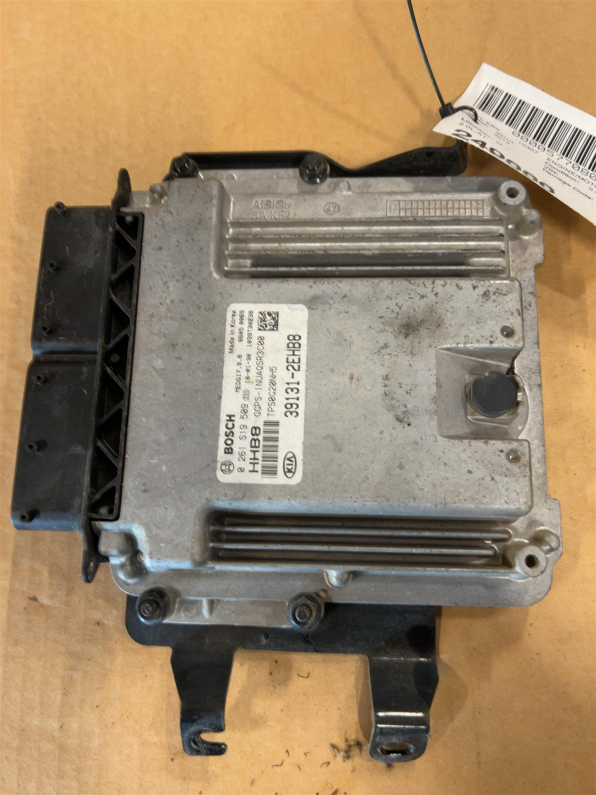 Engine Control Module (ECM/PCM) from a 2018 Kia Soul, photo 2