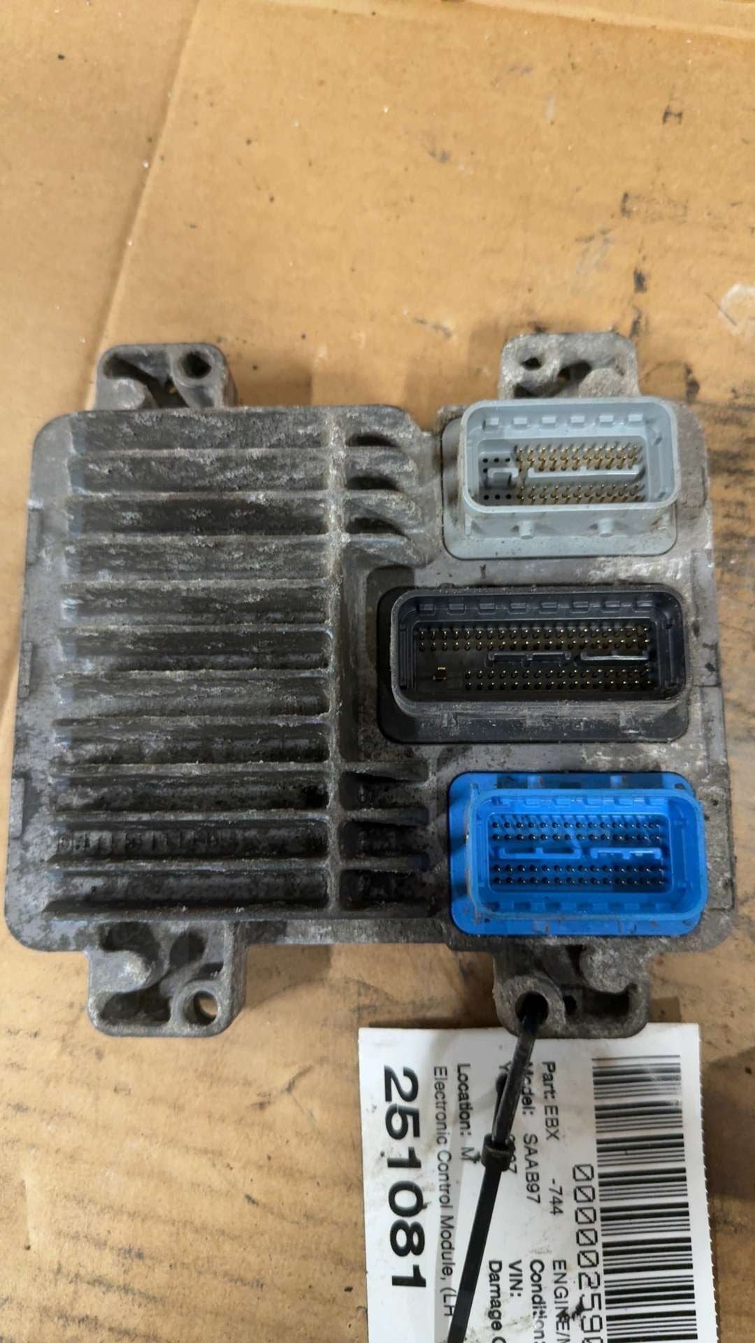 Engine Control Module (ECM/PCM) from a 2007 Saab, photo 1