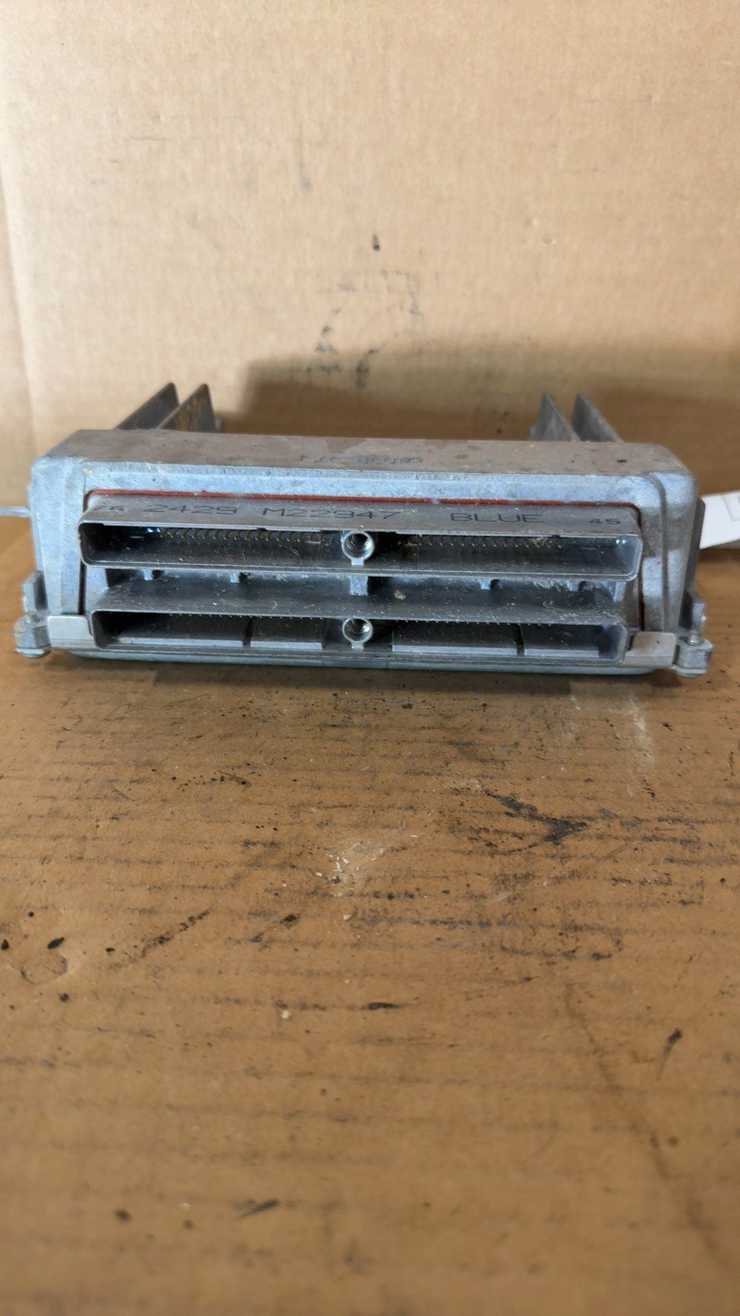 Engine Control Module (ECM/PCM) from a 2000 Saturn L Series, photo 2