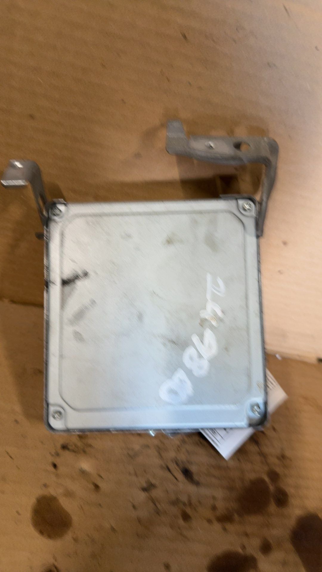 Engine Control Module (ECM/PCM) from a 2005 Scion, photo 2