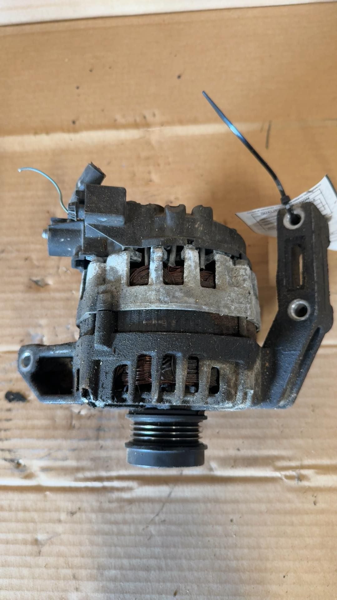 Alternator from a 2015 Ford Focus, photo 2