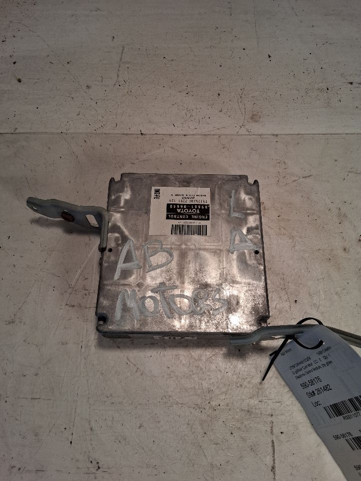 Engine Control Module (ECM/PCM) from a 1999 Toyota Camry, photo 1