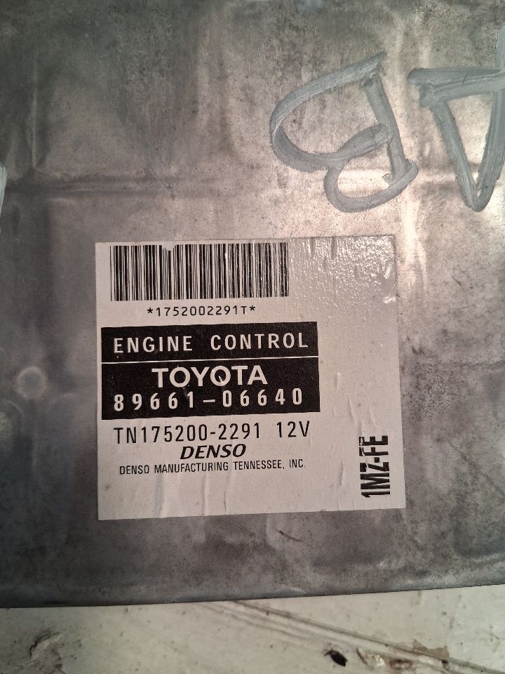 Engine Control Module (ECM/PCM) from a 1999 Toyota Camry, photo 5