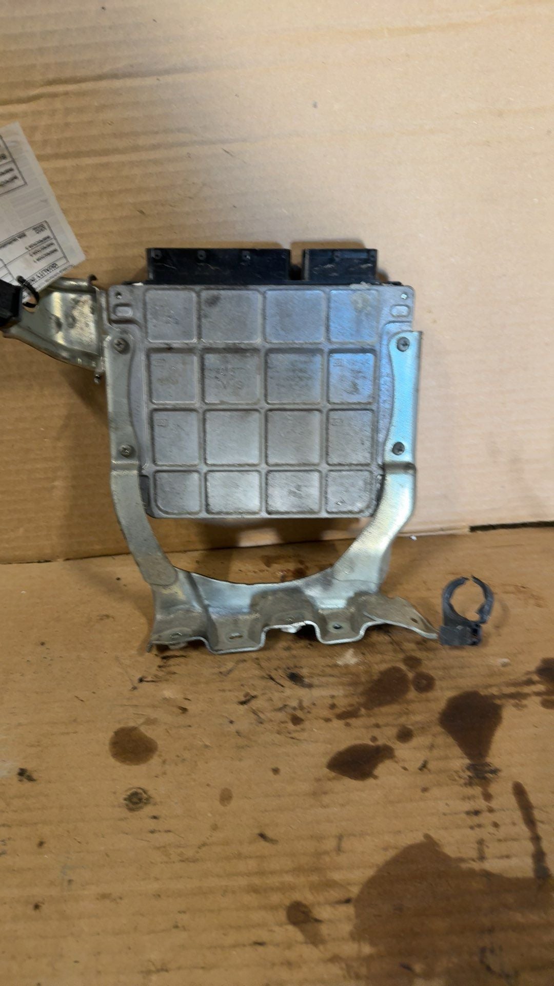 Engine Control Module (ECM/PCM) from a 2009 Toyota Camry, photo 2
