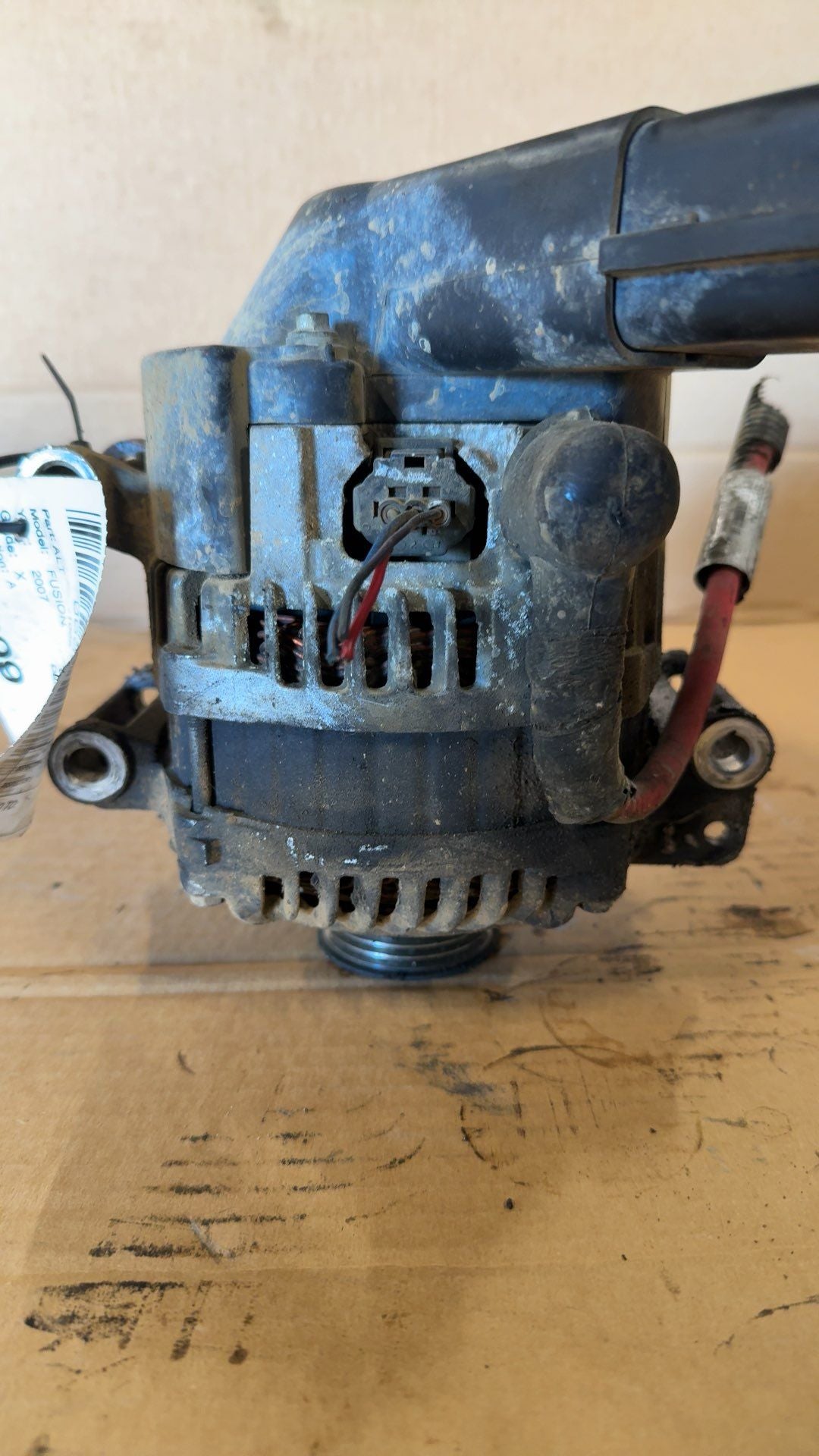 Alternator from a 2007 Ford, photo 3