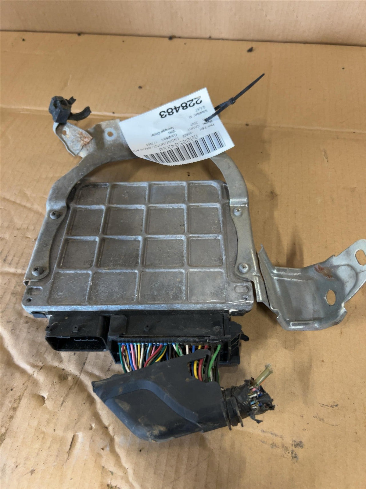Engine Control Module (ECM/PCM) from a 2007 Toyota, photo 2