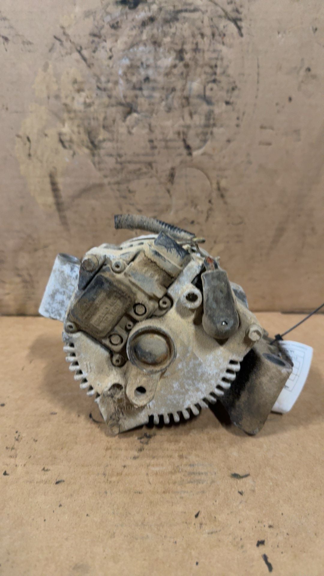 Alternator from a 1999 Ford Ranger, photo 2