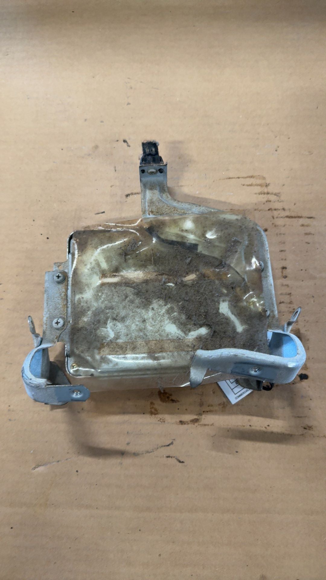 Engine Control Module (ECM/PCM) from a 2003 Toyota Corolla, photo 2