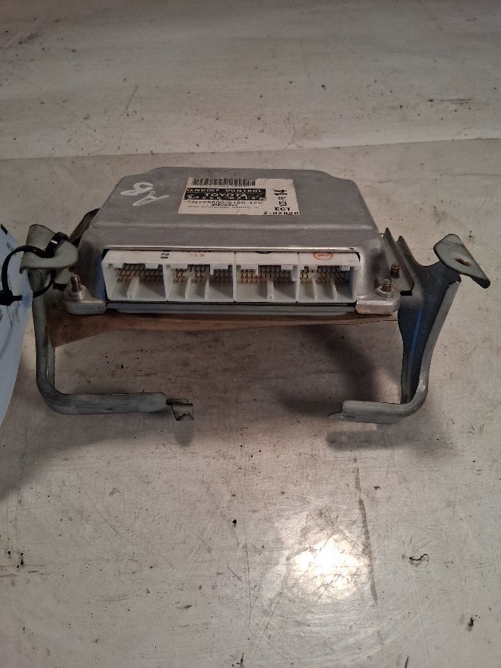Engine Control Module (ECM/PCM) from a 2003 Toyota Corolla, photo 3