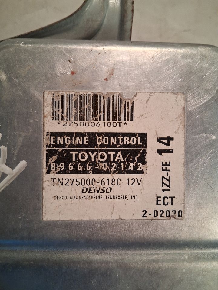 Engine Control Module (ECM/PCM) from a 2003 Toyota Corolla, photo 5