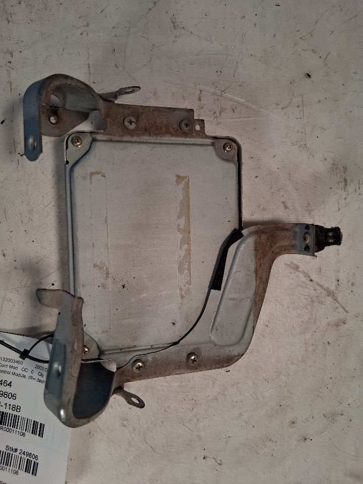 Engine Control Module (ECM/PCM) from a 2003 Toyota Corolla, photo 6