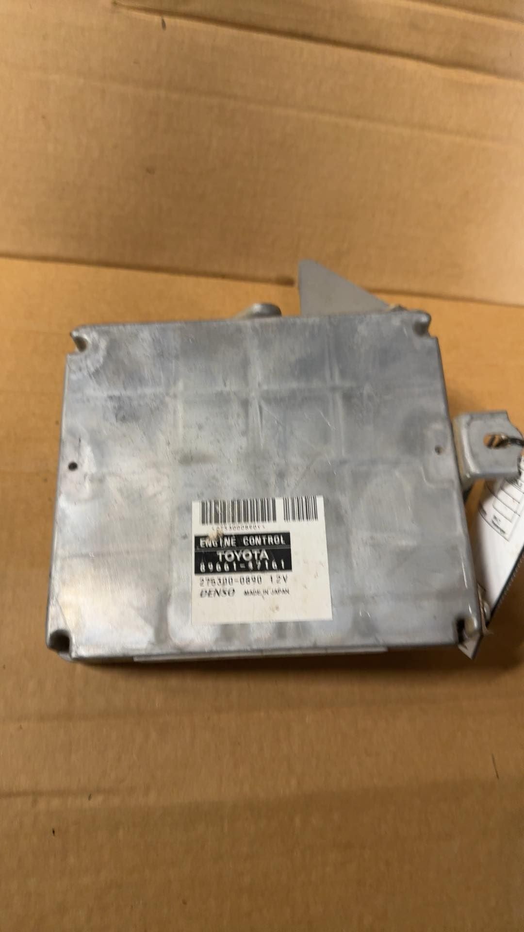 Engine Control Module (ECM/PCM) from a 2006 Toyota, photo 2