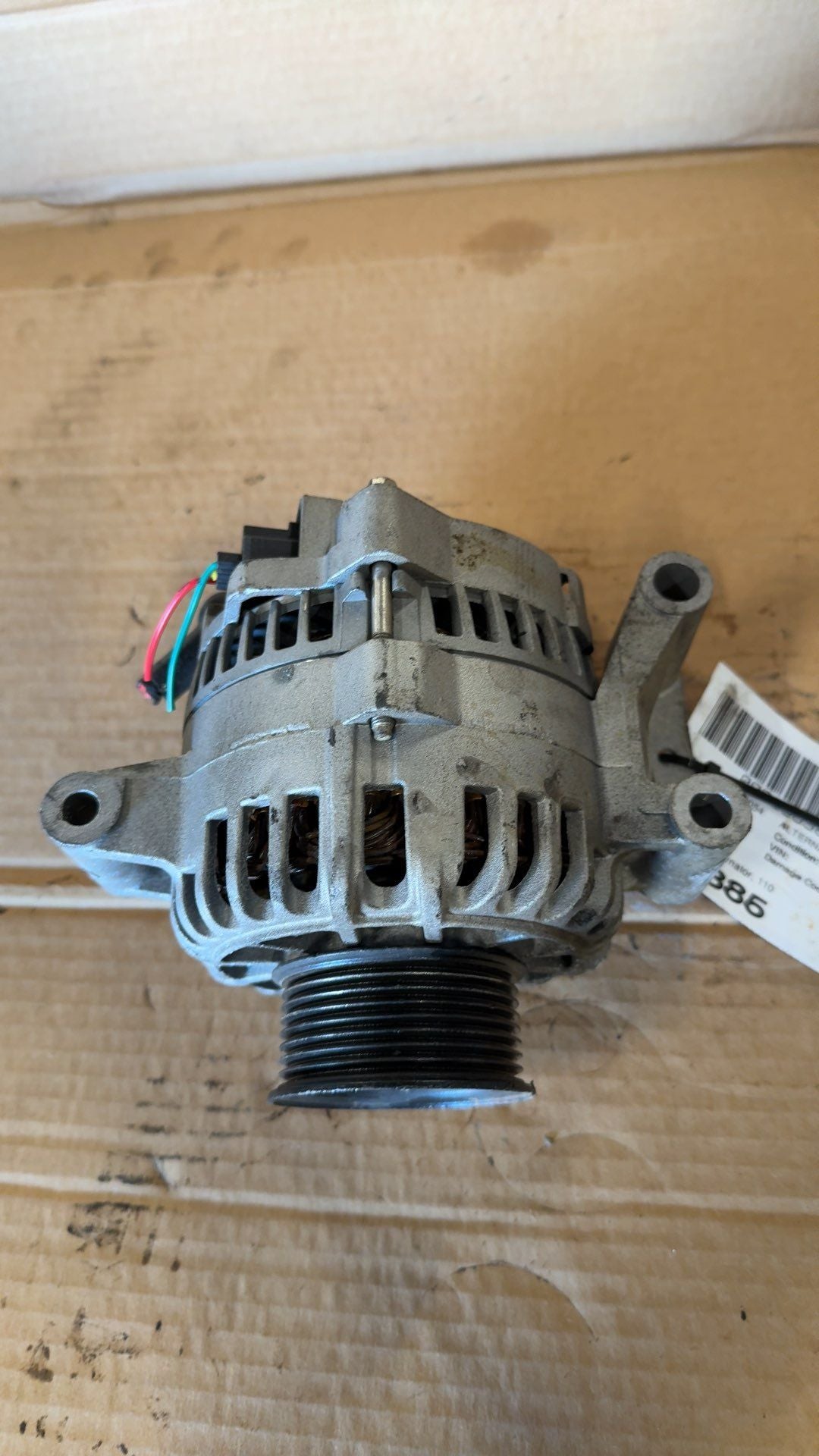 Alternator from a 2006 Ford, photo 2