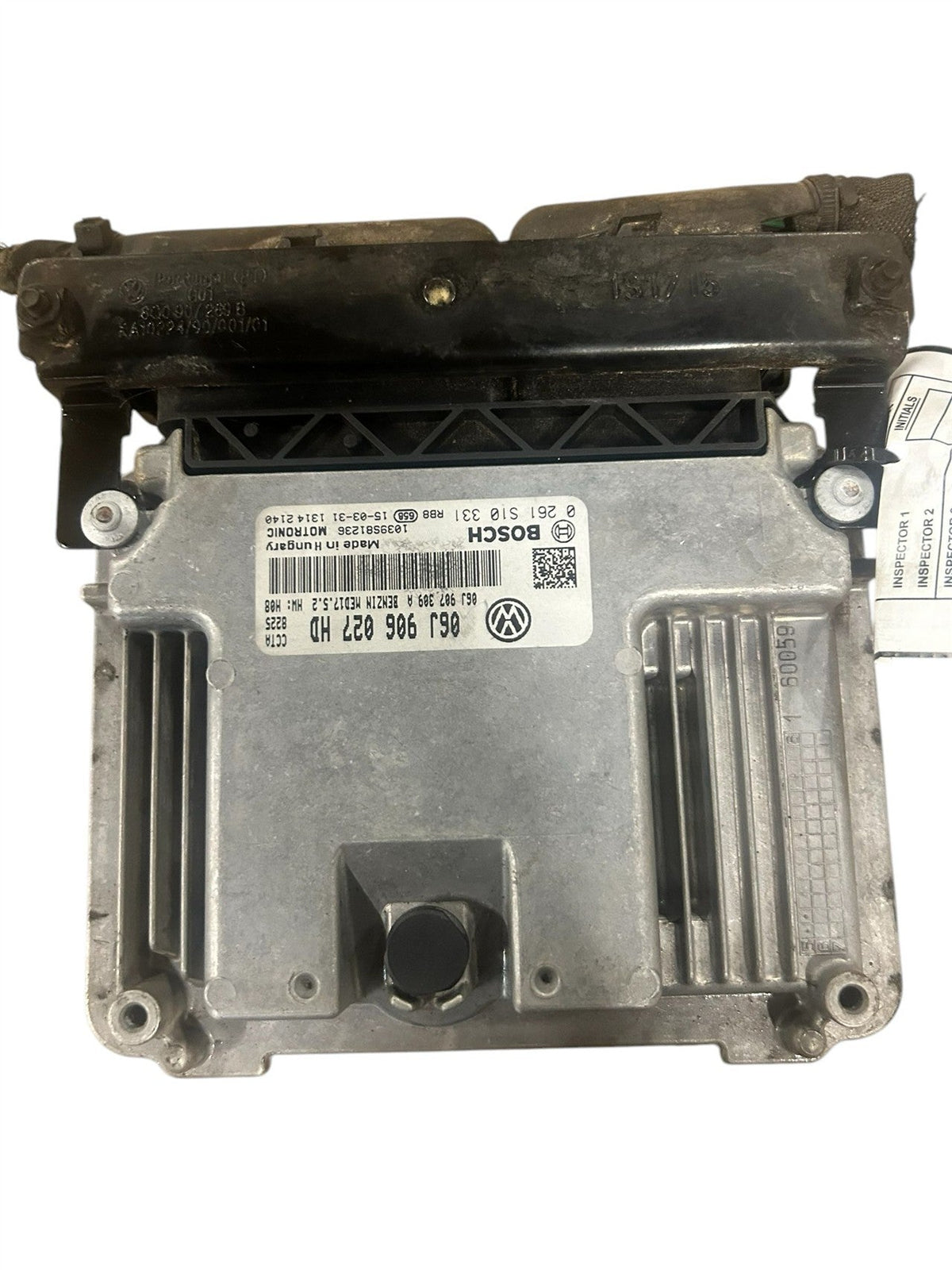 Engine Control Module (ECM/PCM) from a 2015 Volkswagen Tiguan, photo 2
