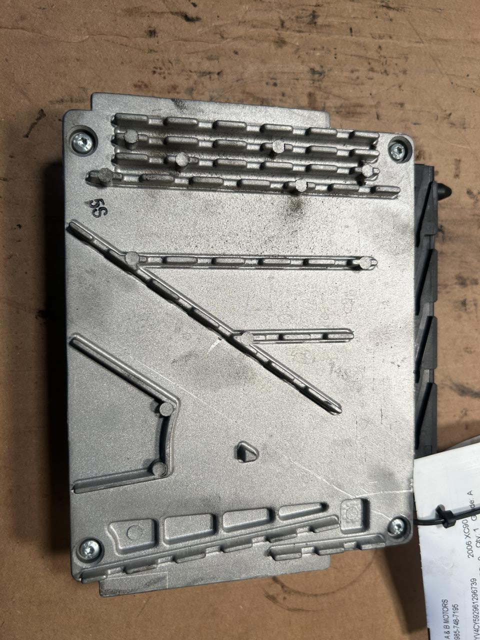 Engine Control Module (ECM/PCM) from a 2006 Volvo, photo 1