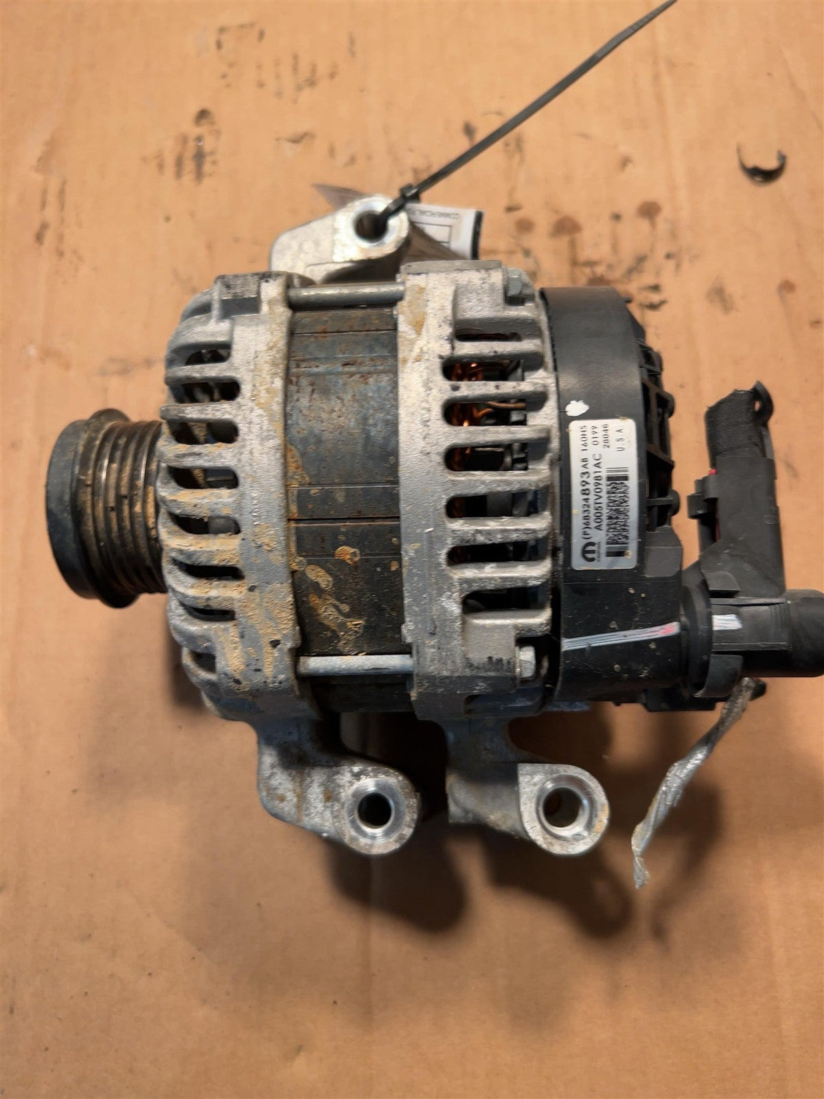 Alternator from a 2019 Jeep Cherokee, photo 2