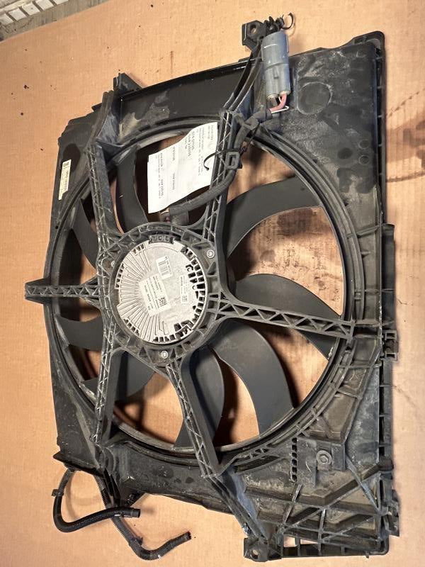 Radiator Fan Assembly from a 2016 Ram 1500, photo 1