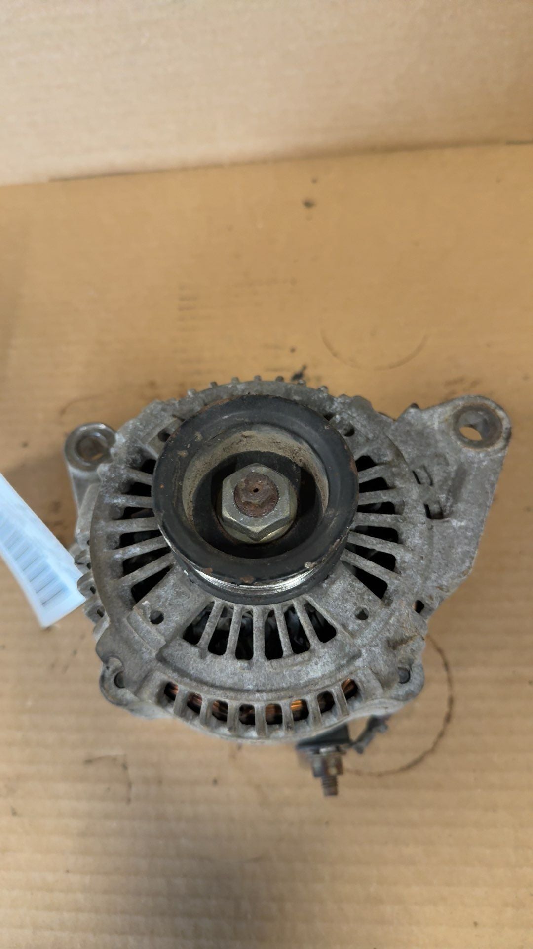 Alternator from a 2000 Jeep Grand Cherokee, photo 2