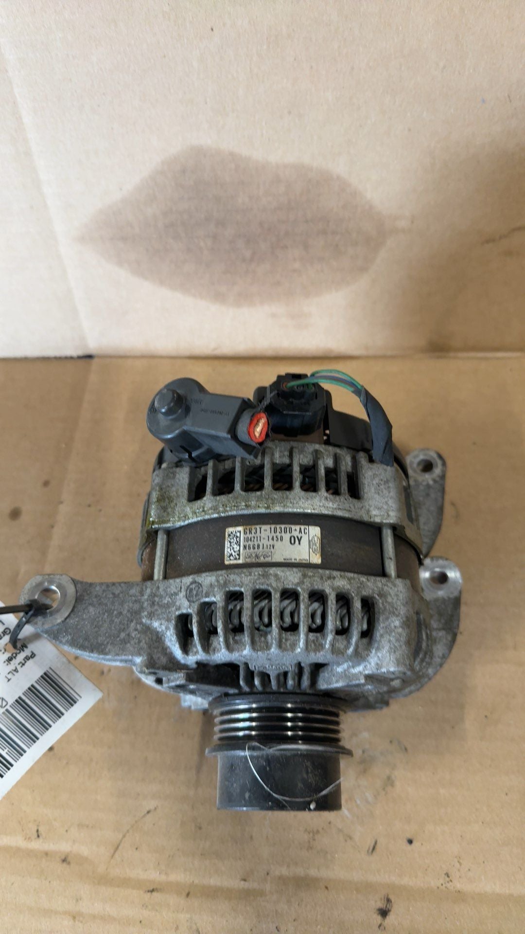 Alternator from a 2020 Ford Mustang, photo 2
