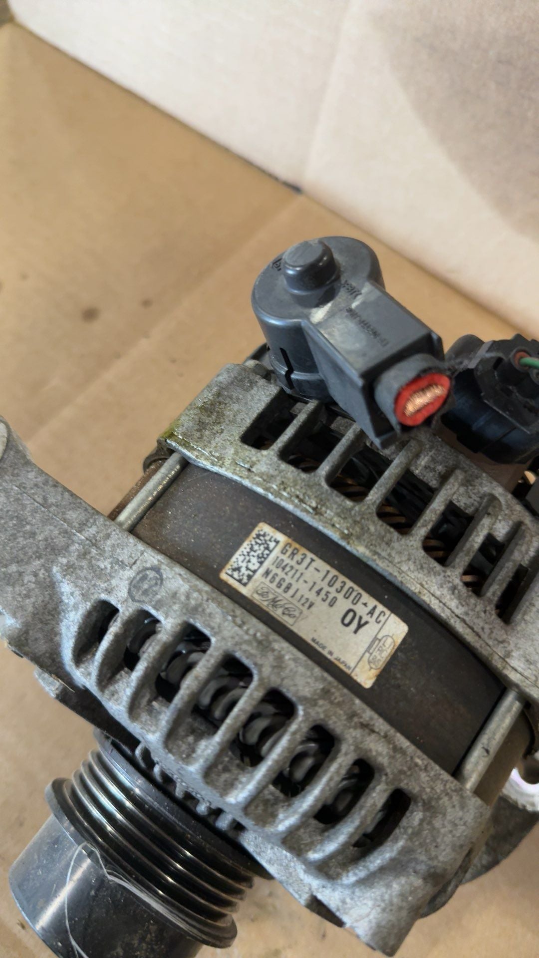 Alternator from a 2020 Ford Mustang, photo 3