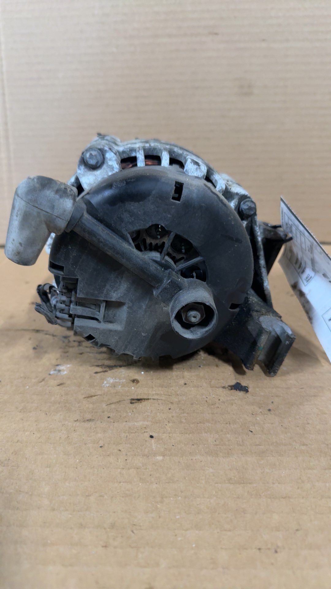 Alternator from a 2001 Oldsmobile Alero, photo 2