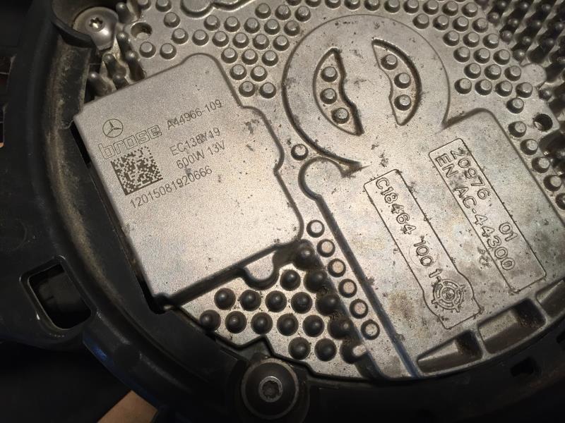 Radiator Fan Motor from a 2016 Mercedes-Benz GLE-Class, photo 3