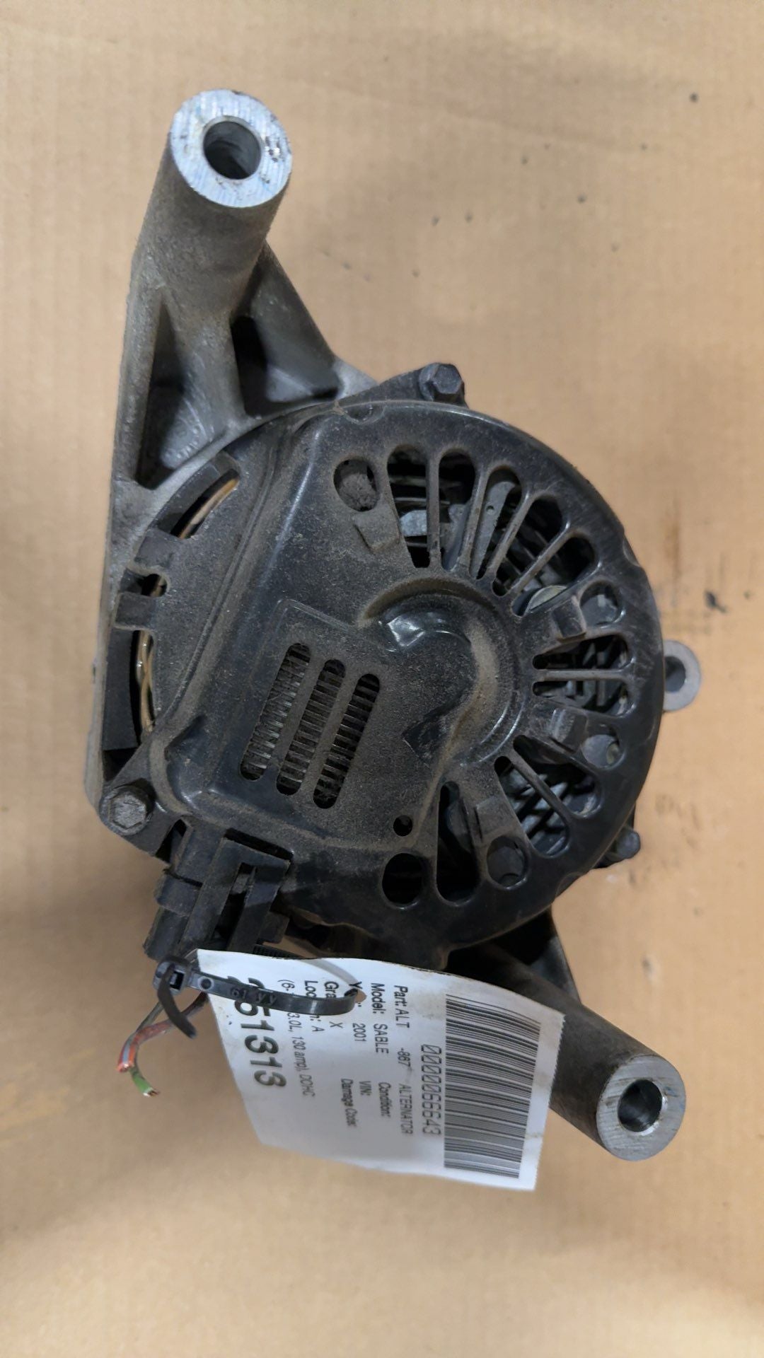 Alternator from a 2001 Mercury Sable, photo 2
