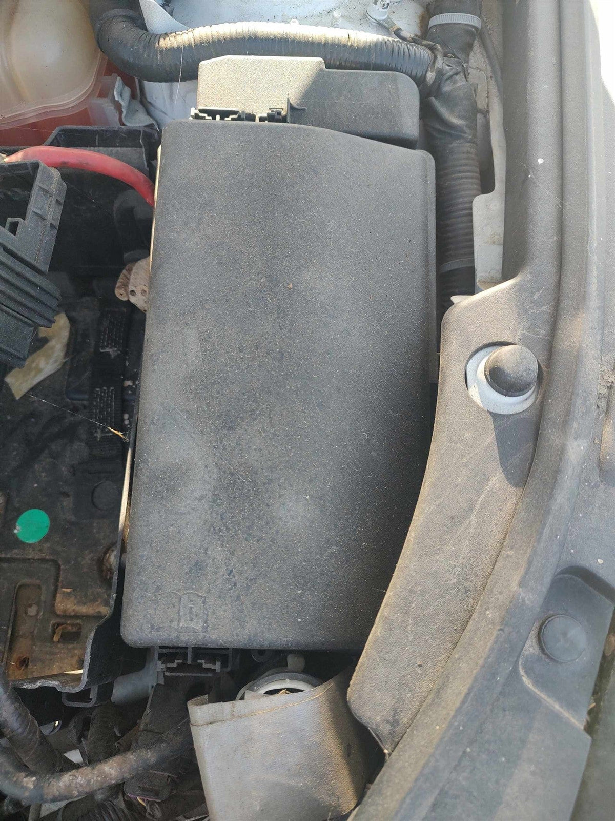 Engine Fuse Box from a 2011 Buick LaCrosse, photo 1