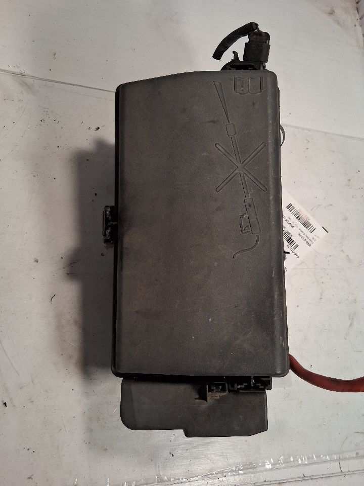 Engine Fuse Box from a 2011 Buick LaCrosse, photo 2