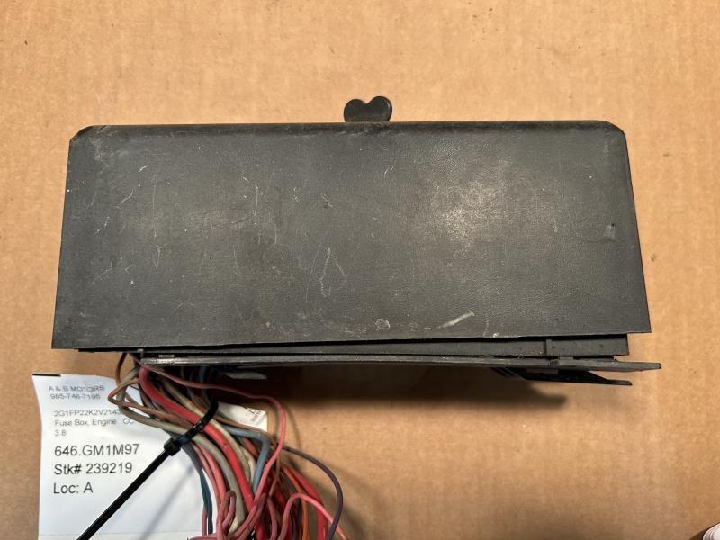 Engine Fuse Box from a 1997 Chevrolet Camaro, photo 2