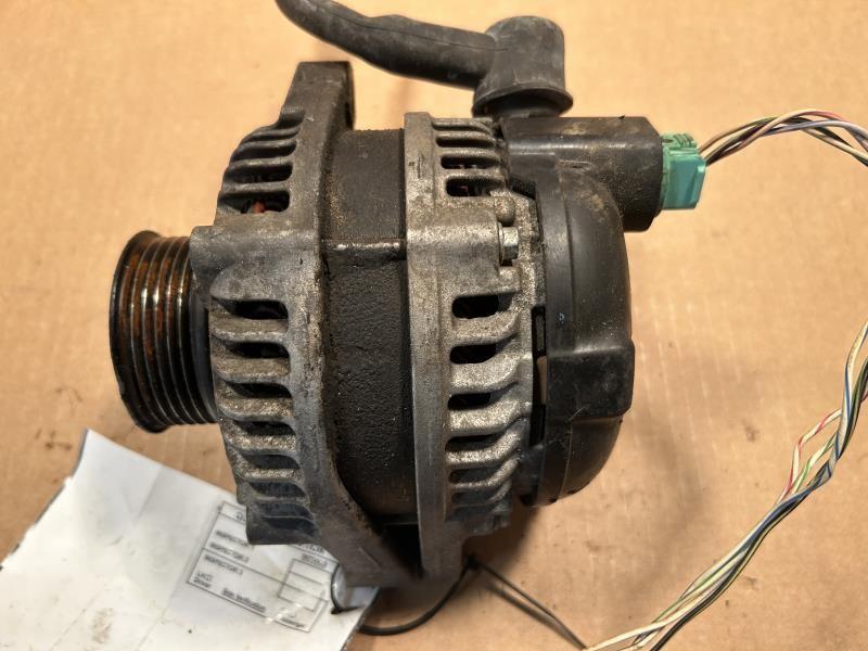 Alternator from a 2006 Acura TL, photo 1