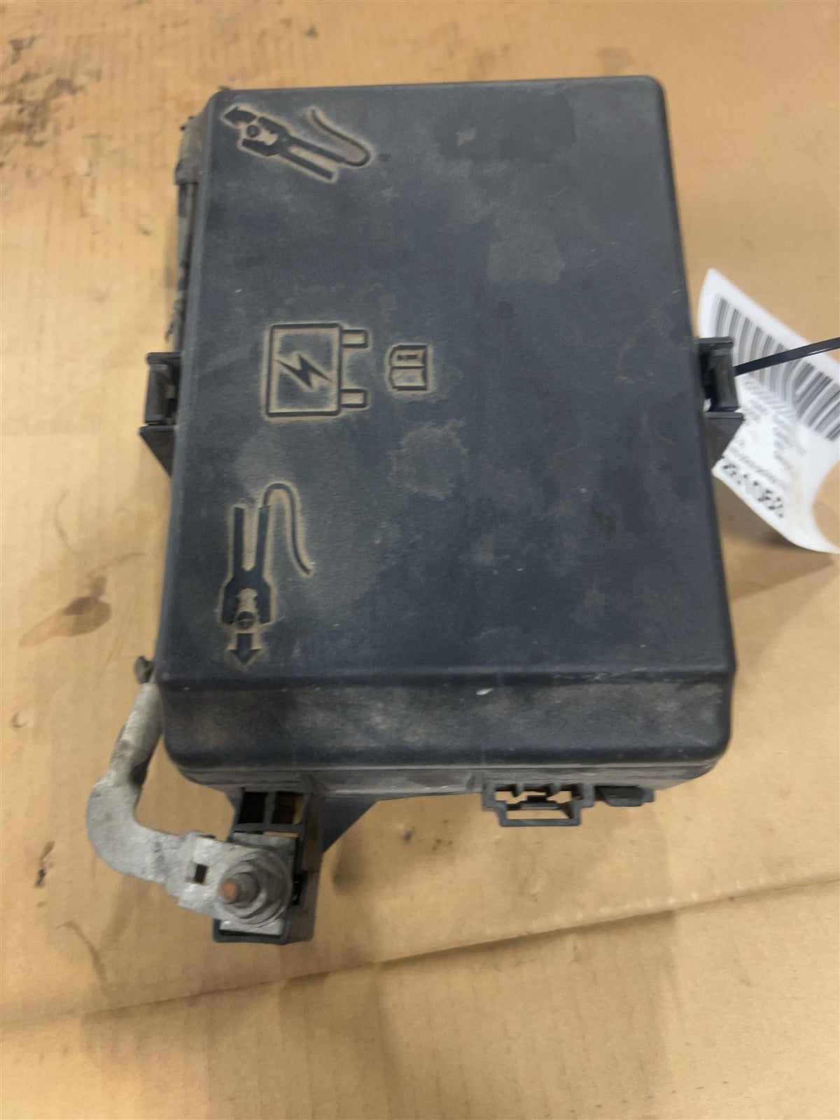 Engine Fuse Box from a 2019 Dodge Charger, photo 2
