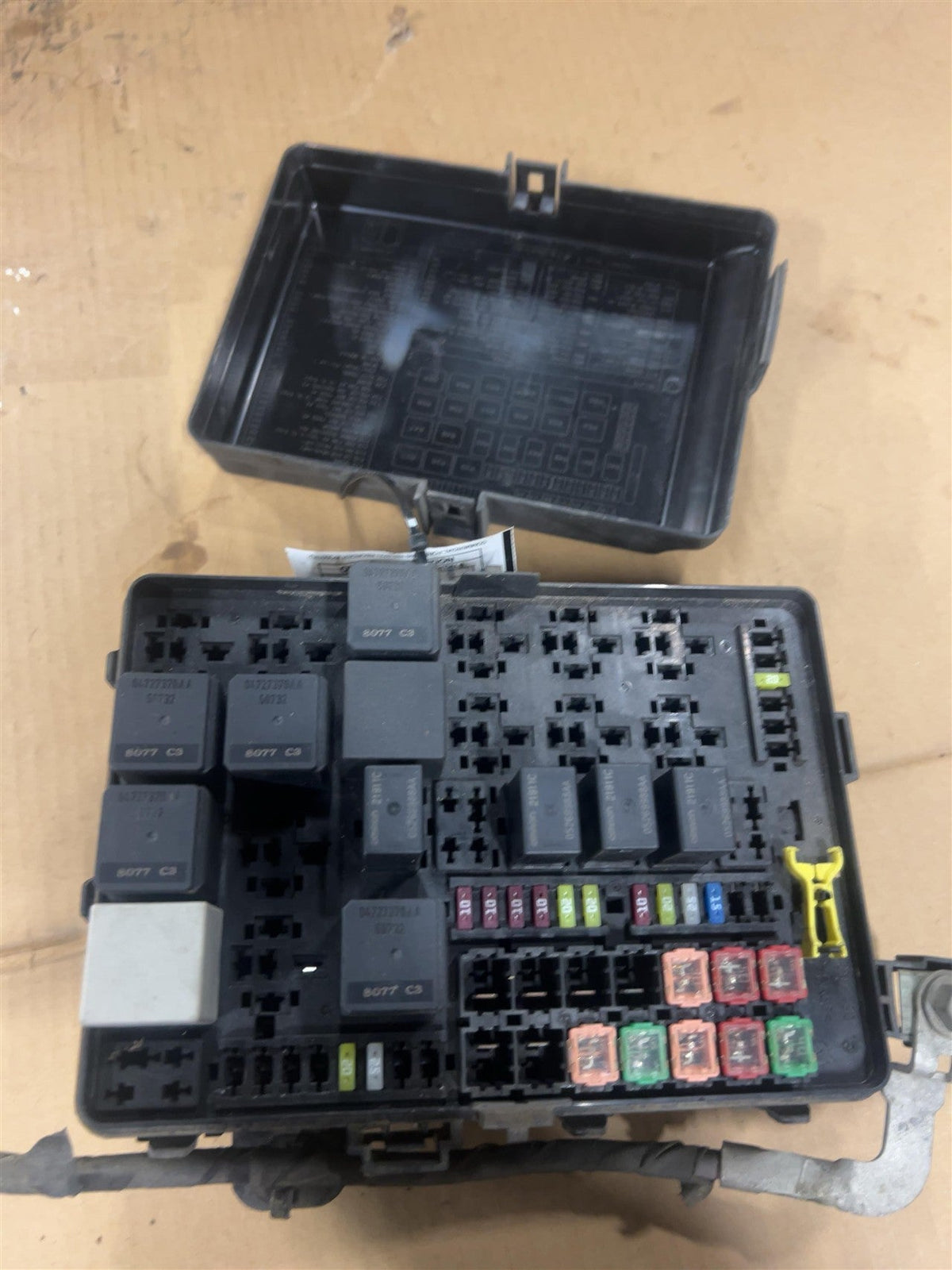 Engine Fuse Box from a 2019 Dodge Charger, photo 4