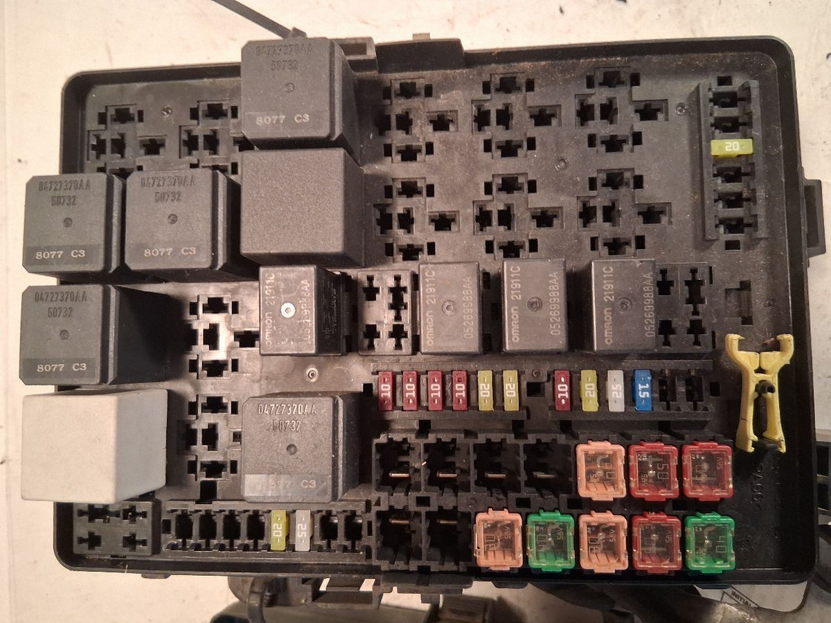 Engine Fuse Box from a 2019 Dodge Charger, photo 7