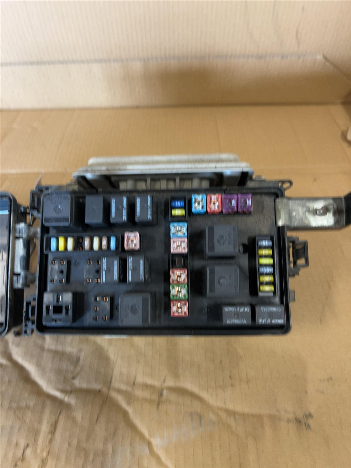 Engine Fuse Box from a 2007 Dodge, photo 3