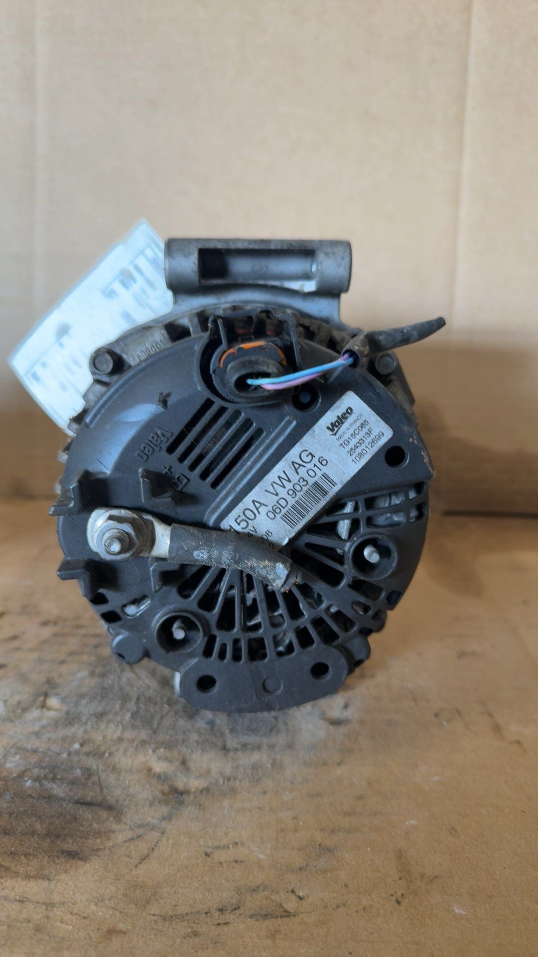 Alternator from a 2009 Audi A4, photo 3