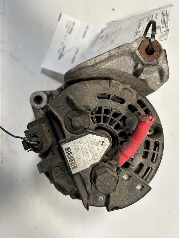 Alternator from a 2004 BMW 525i, photo 3