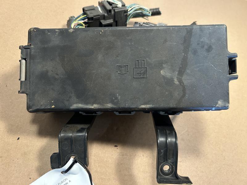 Engine Fuse Box from a 2012 Ford Fusion, photo 1
