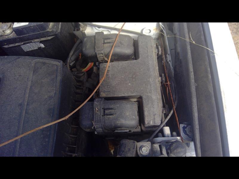 Engine Fuse Box from a 2014 Ford Fusion, photo 1