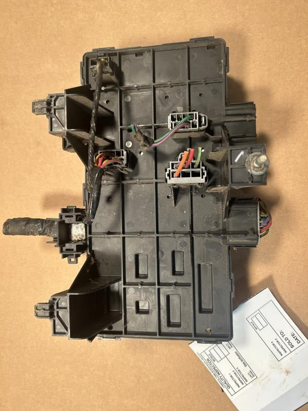 Interior Fuse Box (Kick Panel) from a 2004 Ford F-150, photo 2