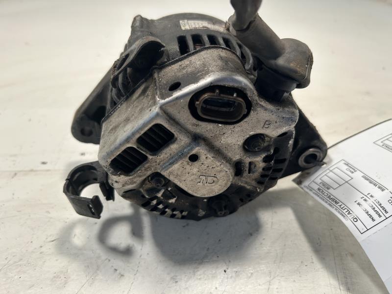 Alternator from a 1996 Geo Prizm, photo 2
