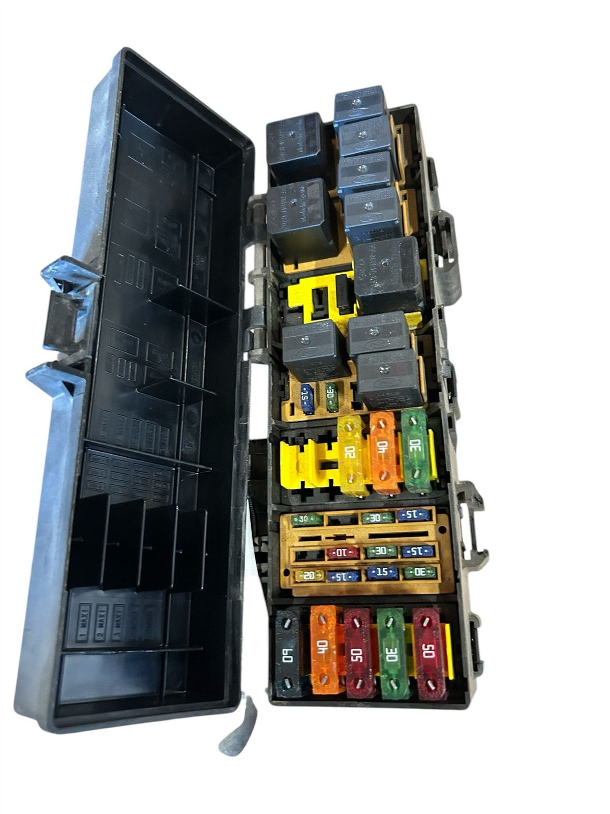 Engine Fuse Box from a 2000 Mercury Mountaineer, photo 2
