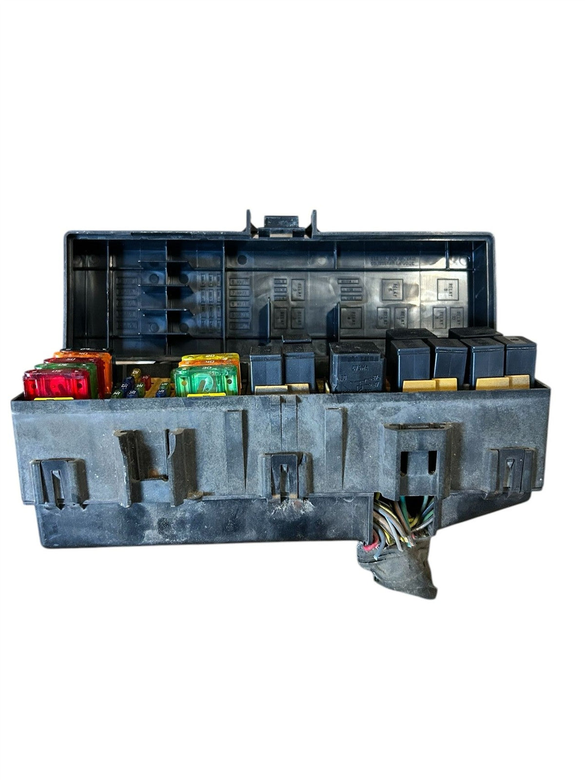 Engine Fuse Box from a 2000 Mercury Mountaineer, photo 3