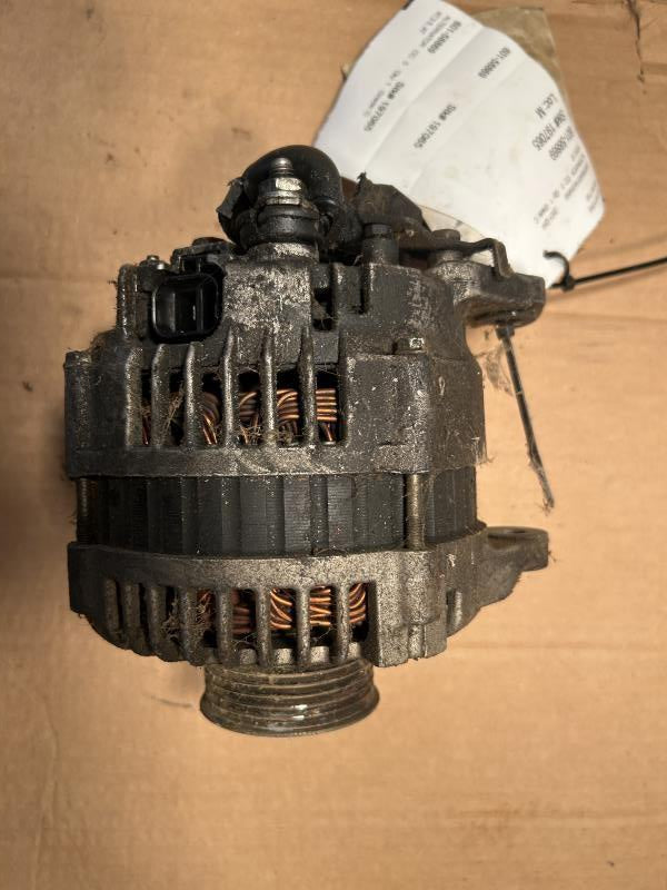 Alternator from a 2001 Infiniti QX4, photo 2