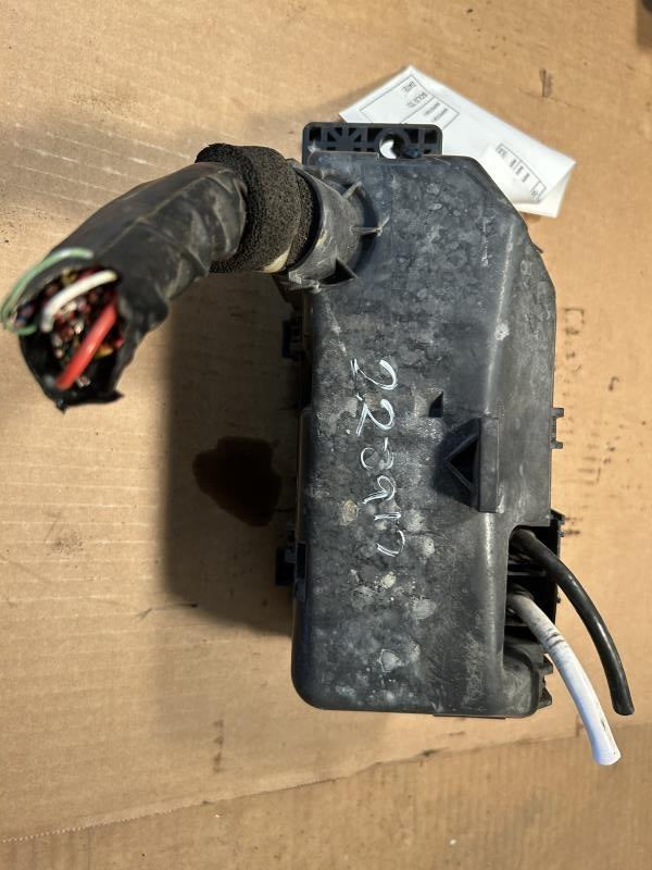 Engine Fuse Box from a 2008 Honda Accord, photo 2