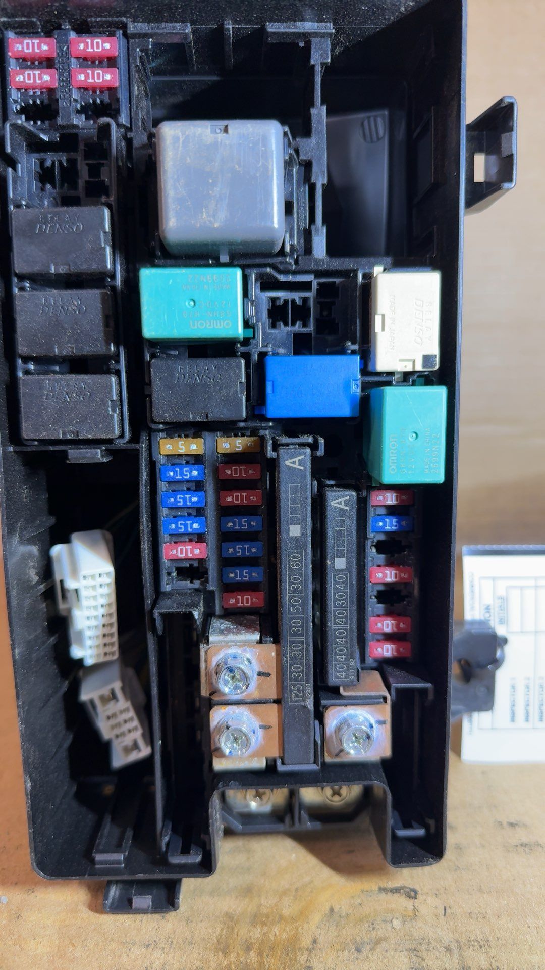 Engine Fuse Box from a 2021 Honda Civic, photo 3