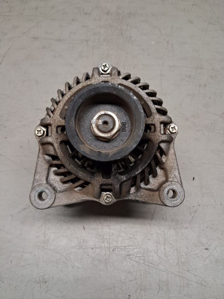 Alternator from a 2015 Nissan Versa, photo 3