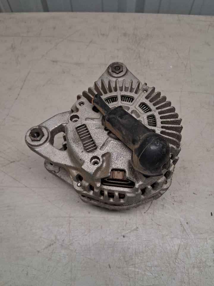 Alternator from a 2015 Nissan Versa, photo 6